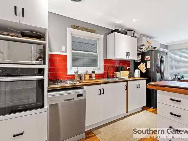 Just in! 10 Fennager Way, Calista, WA 6167