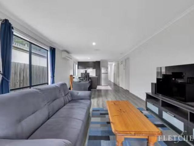 Nice 10 Gunsynd Mews, Kurunjang VIC 3337 House For Lease