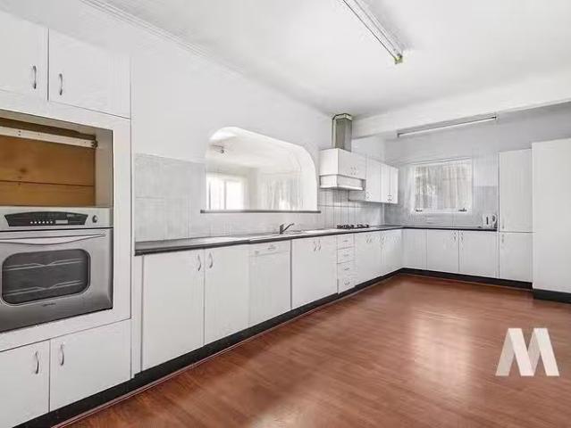 Rental! 10 Joan Street, Sunshine West, VIC 3020