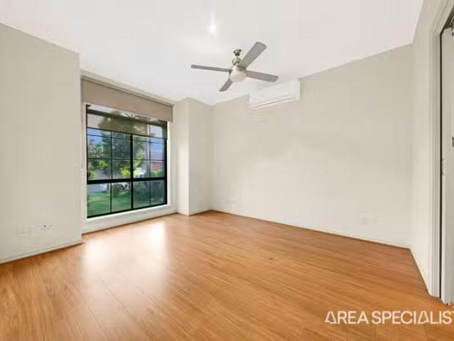 Charming 10 Lorraine Lee Way, Sydenham VIC 3037