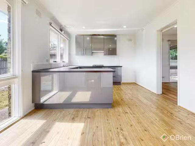Nice 10 Richmond Avenue, Carrum Downs, VIC 3201