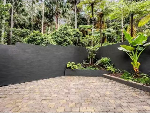 Unique 10 Sanctuary Avenue, Avalon Beach Townhouse for rent L.