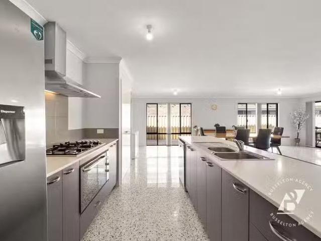 Cozy 10 Savory Crescent, Yalyalup, WA 6280
