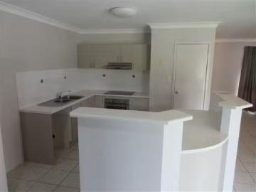 Nice 10 Seabrook Circuit, Bushland Beach, QLD 4818