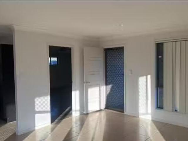 Cheap 10 Violet Drive, Gracemere, QLD 4702