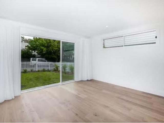 Cheap 10c Bermuda Place, BURRANEER House for rent Listed by C.