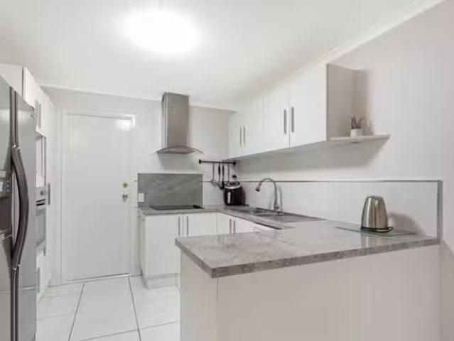 Nice 1/13 Melanie Place, Labrador, QLD 4215