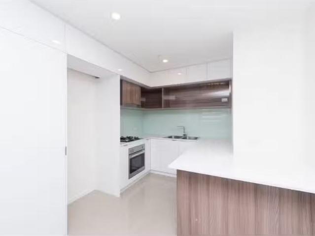 Cozy 1106/17 Longland Street, Newstead Apartment for rent Lis.