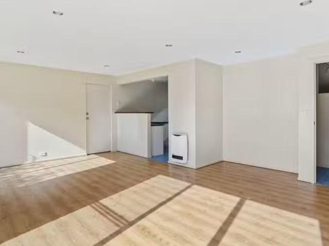 Cheap 1/10 Bedford Street, NEW TOWN, TAS 7008 Townhouse for.