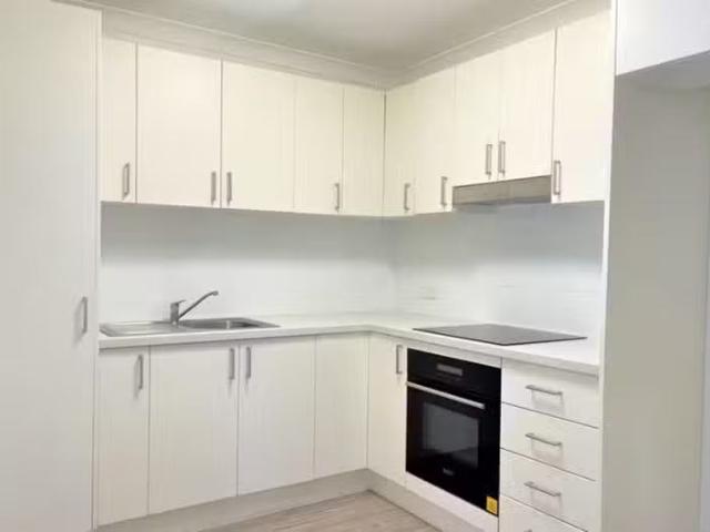 Just in! 1/10 Hartwig Street, THE RANGE, QLD 4700 House for.