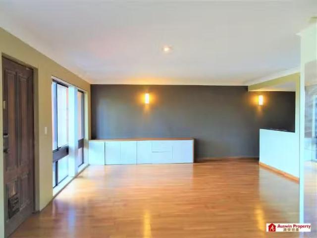 Charming 11/153 155 Wattle rd, Jannali Townhouse for rent Lis.