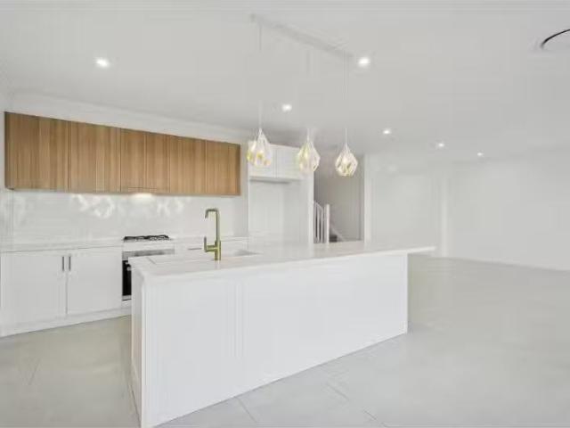 New 111 Myrtle Creek Avenue, Tahmoor House for rent Listed by.