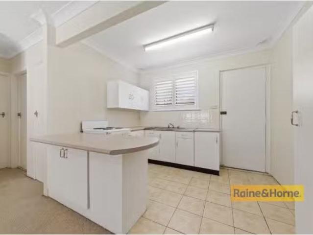 Nice 1/11a Warwick Street, BLACKWALL Apartment for rent Liste.