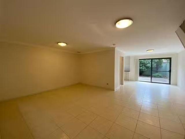 Cheap 11/26 Luttrell Street, Glenmore Park, NSW 2745