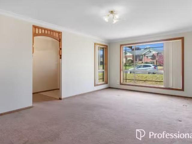 Cheap 1/12 Kaloona Drive, Bourkelands Apartment for rent List.