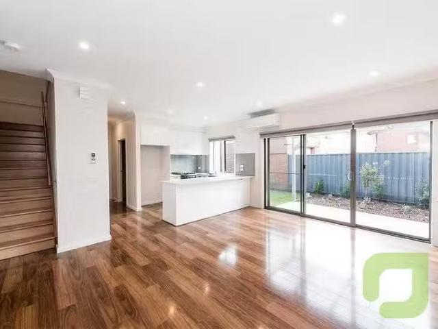 Rental! 1/139 Chambers Road, Altona North, VIC 3025