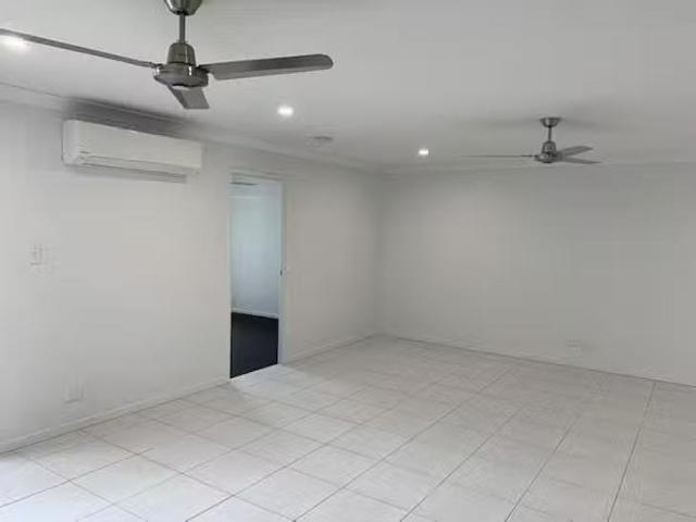Nice 1/17 Vivian Hanbird Drive, North Booval, QLD 4304