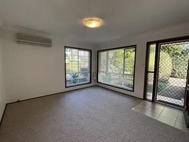 Unique 1/17 Wilari Close, Bomaderry, NSW 2541