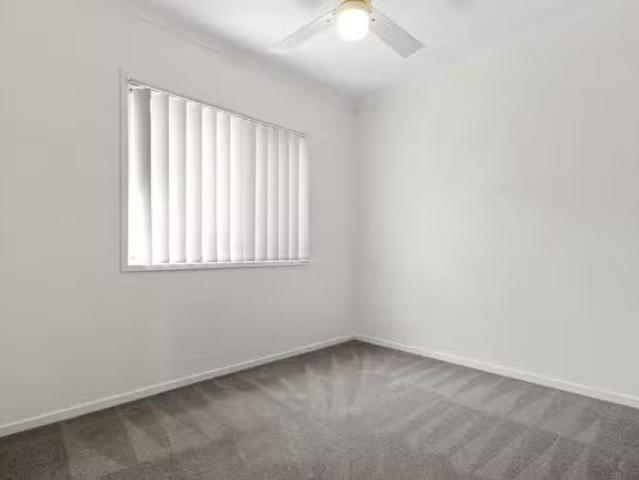 Cozy 1/17 Creekside Court, Everton Hills QLD 4053