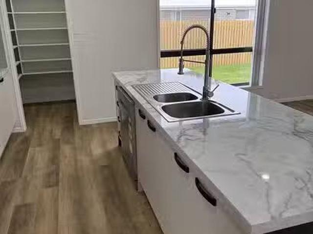 New 114 Bradman Way, Urangan, QLD 4655