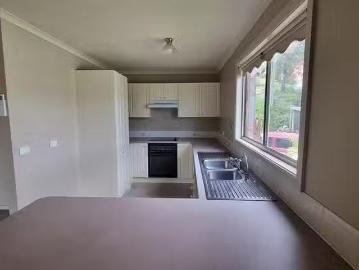 Charming 114 Howick Street, Tumut, NSW 2720