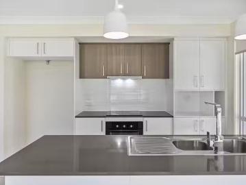 Cozy 1/14 Smith Lane, Rosewood, QLD 4340
