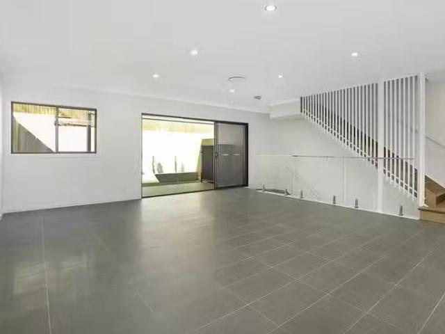 Cheap 11/50 Norman Avenue, Norman Park, QLD 4170
