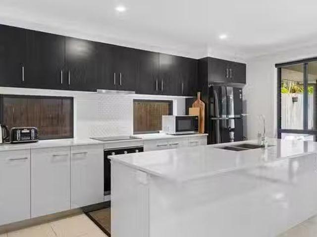 Just in! 1/156 Lillian Avenue, Salisbury, QLD 4107