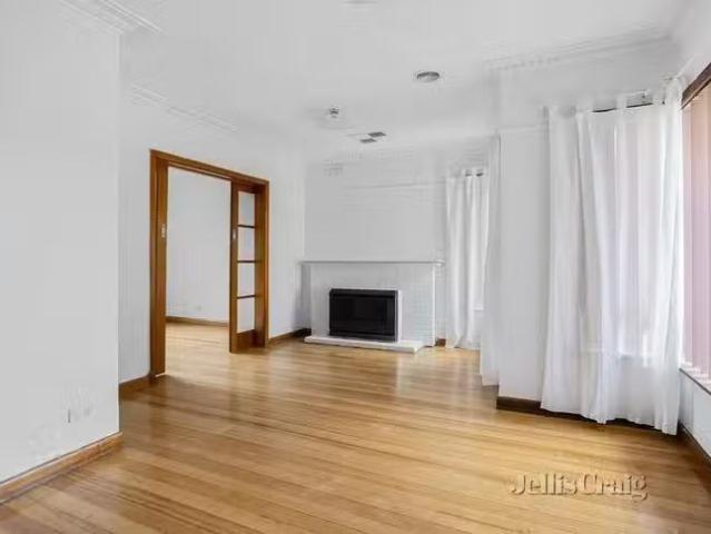 Unique 1/156 Mason Street, Newport, VIC 3015