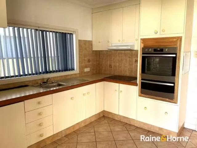 Charming 118 Bourke Rd, UMINA BEACH House for rent Listed by.