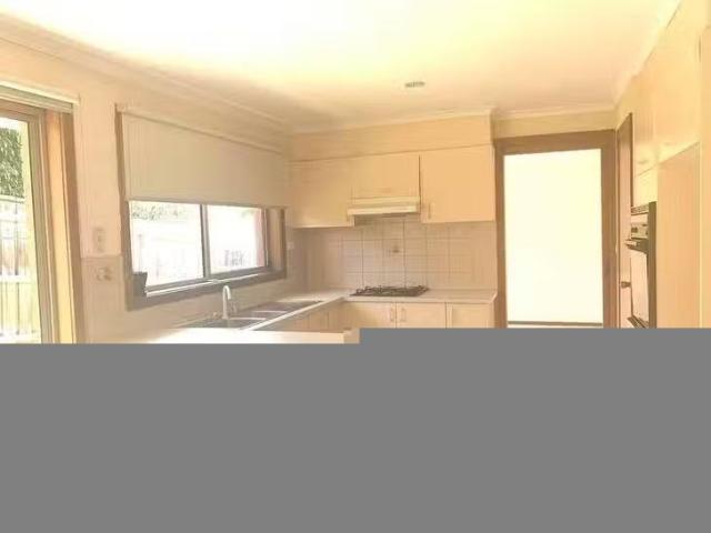 Cheap 1/18 Rata Street, Wheelers Hill, VIC 3150