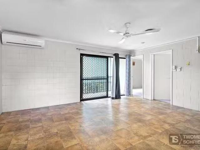 Unique 11/9 Vivian Close, Westcourt, QLD 4870