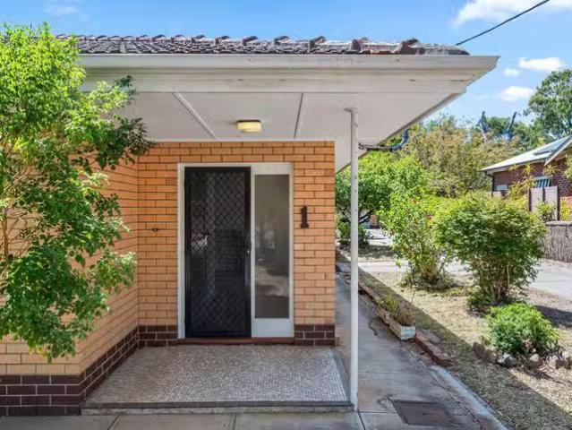 Just in! 1/19 Park Road, Kensington Park, SA 5068