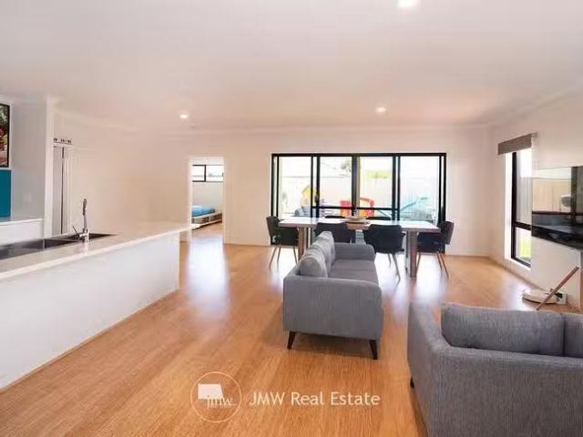 Just in! 11 Muirfield Road, Dunsborough, WA 6281