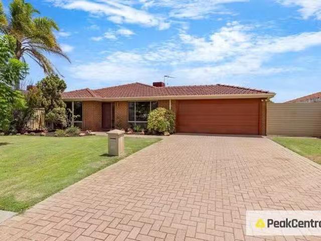 Cozy 11 Orleans Drive, Port Kennedy, WA 6172