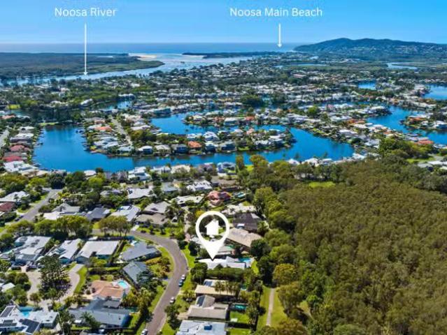 Just in! 11 Aquamarine Circuit, Noosaville, QLD 4566