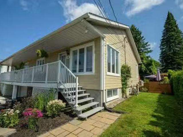 Deal! 11 BR 66 Av. Guindon, Saint Sauveur, QC, J0R 1R6 house.