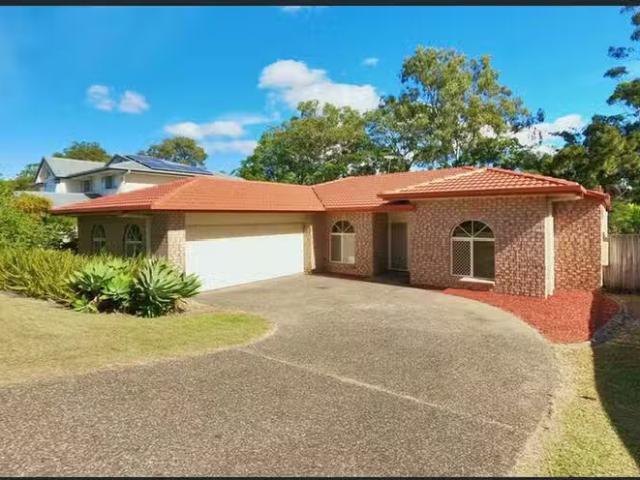Unique 11 Desert Falls Crescent, Parkwood, QLD 4214
