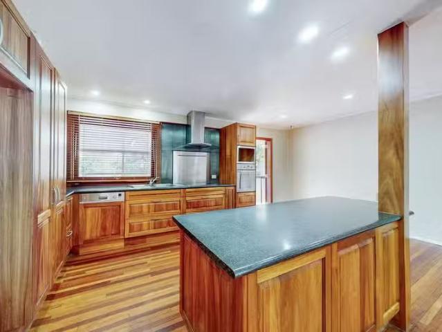 Charming 11 Hovea Street, EVERTON HILLS, QLD 4053 House for.