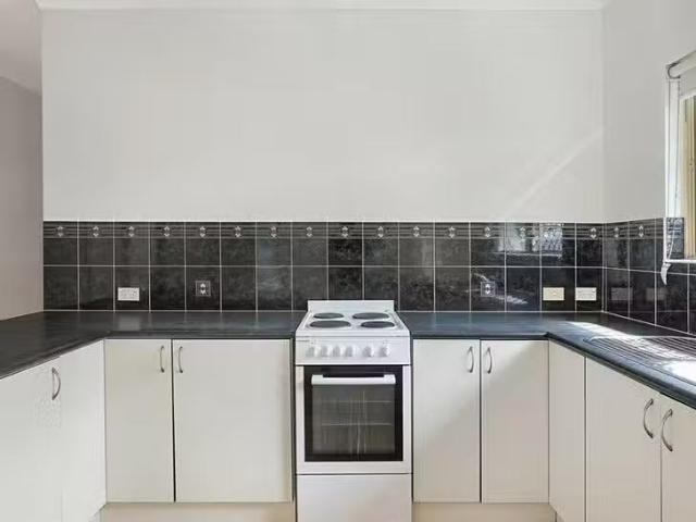 Charming 11 Shamrock Avenue, Brinsmead, QLD 4870