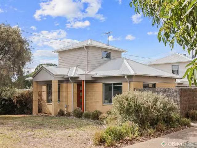 Nice 1/1 Wyndham Avenue, Cowes, VIC 3922