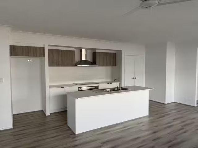 Cheap 11 Wattle Grove, Harristown, QLD 4350