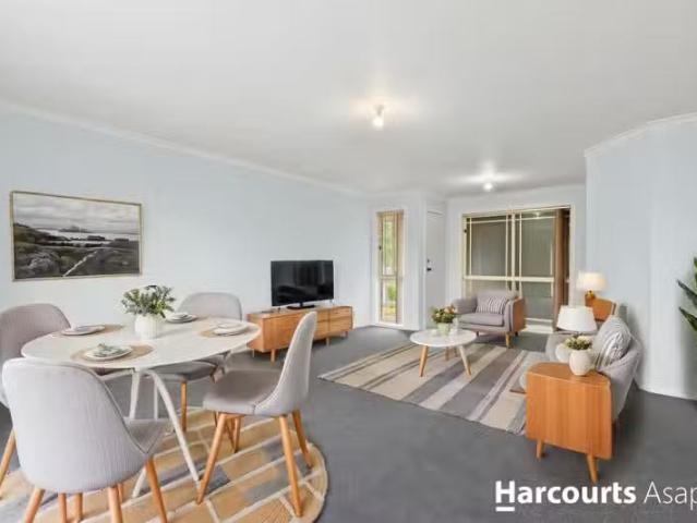 Rental! 1/20 Bramwell Close, Endeavour Hills, VIC 3802 Unit.