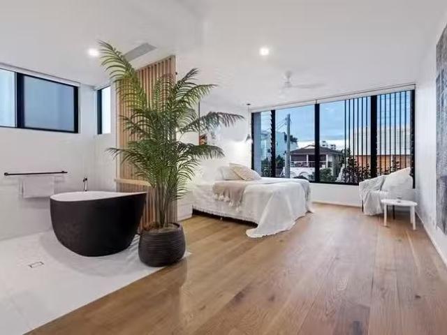 Charming 1/20 Petrel Avenue, Mermaid Beach, QLD 4218