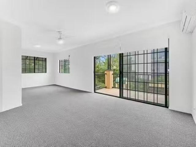 Charming 12/152 High Street, Southport, QLD 4215
