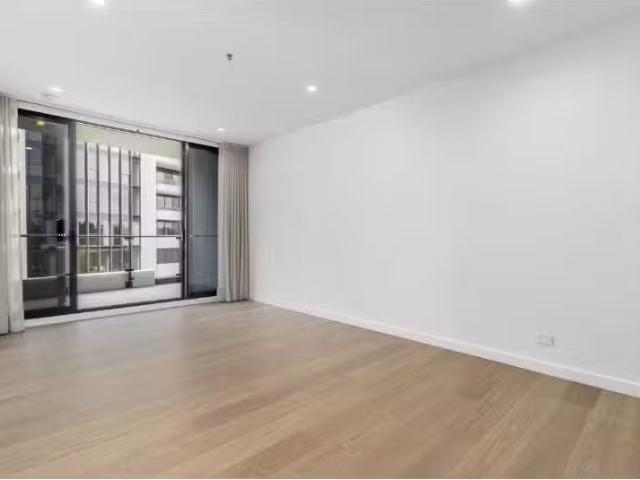 Deal! 123/44 Constitution Avenue, Campbell Apartment for rent.