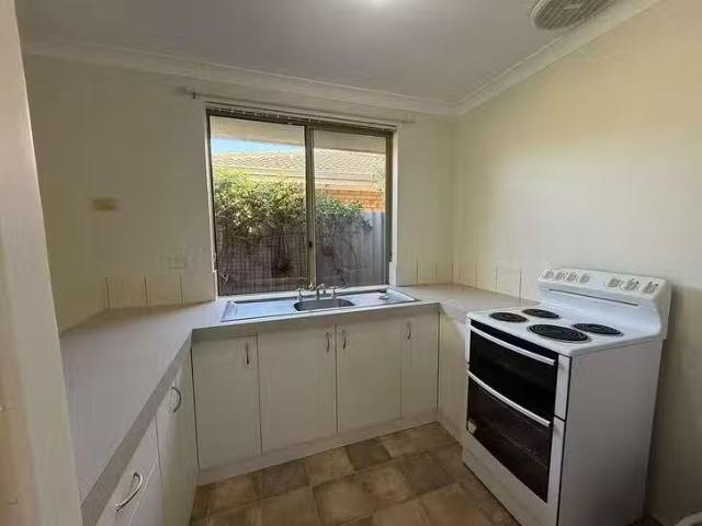 Just in! 12/7 Merope Close, Rockingham, WA 6168