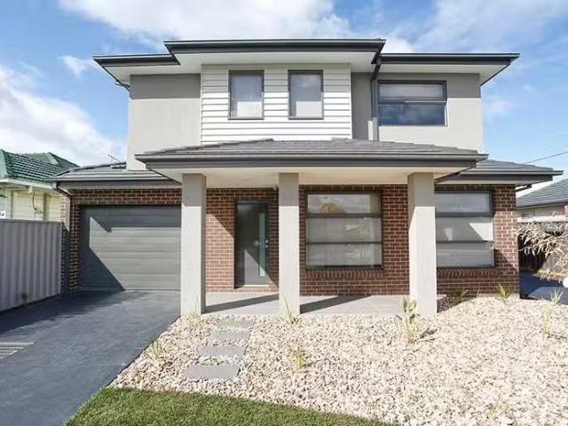 Just in! 1/24 Bangerang Avenue, Sunshine North VIC 3020