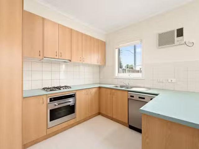 Cozy 12/52 Westgarth Street, Northcote VIC 3070