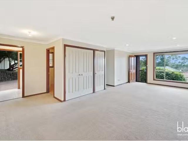 Nice 1/25 Robertson Street, CONISTON Apartment for rent Liste.